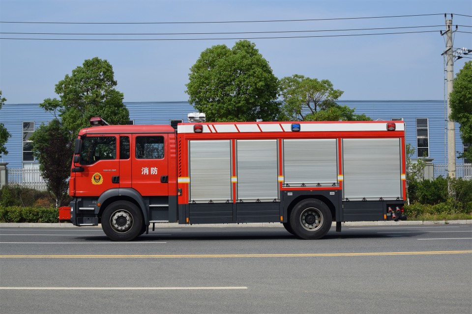 MAN高倍泡沫消防車